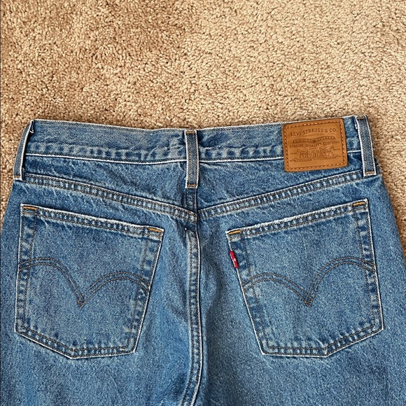 Levi’s Wedgie Distressed Button Fly Jeans - Picture 5 of 8